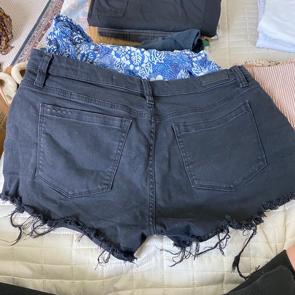 Blank NYC denim shorts - Picture 4 of 4